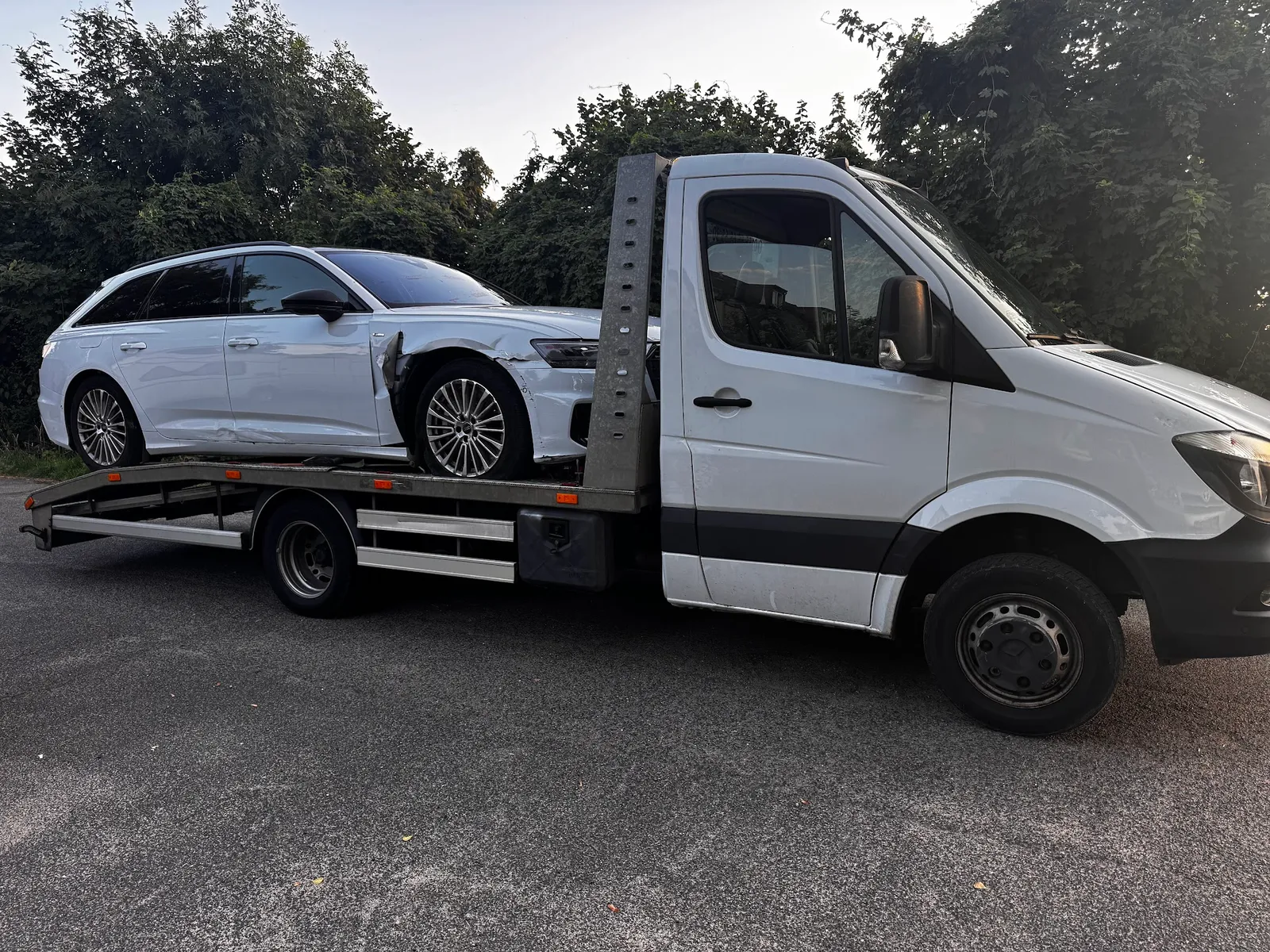 Unfallbergung eines weißen Audi